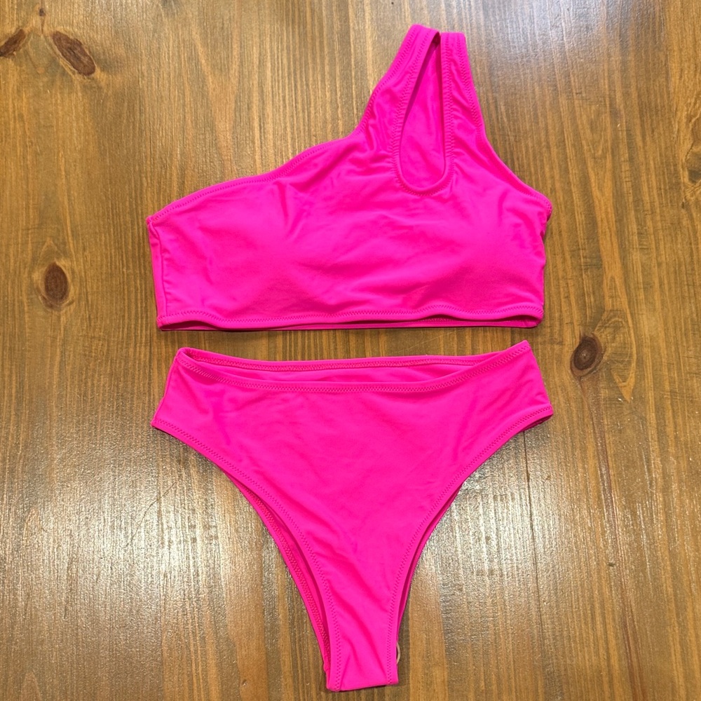 Pink women’s sleek asymetrical two piece Bikini swimsuit Medium - NWOT swimwear